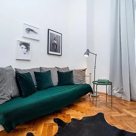 Designer * Prag